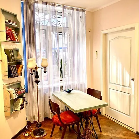 Tapki Hostel