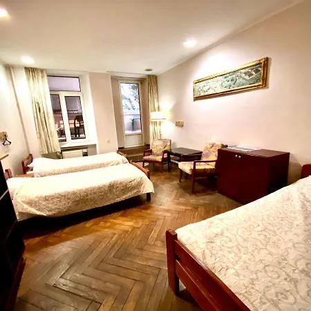 Hostel Tapki *