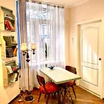 Tapki Hostel